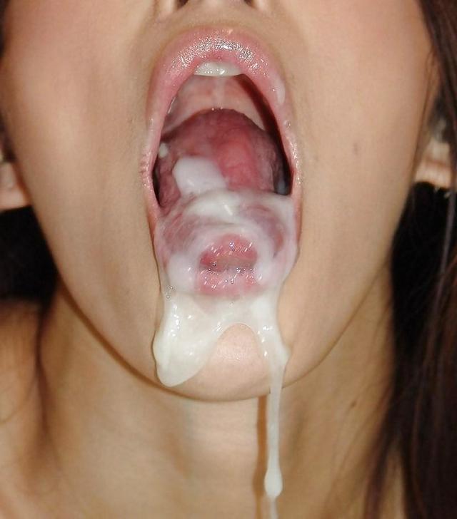 Сперма течет изо рта девах 4 фотография