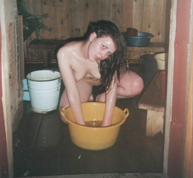Голенькие славянки отдыхают в бане 8 фотография
