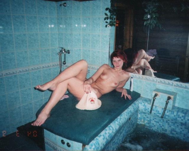 Голенькие славянки отдыхают в бане 19 фотография