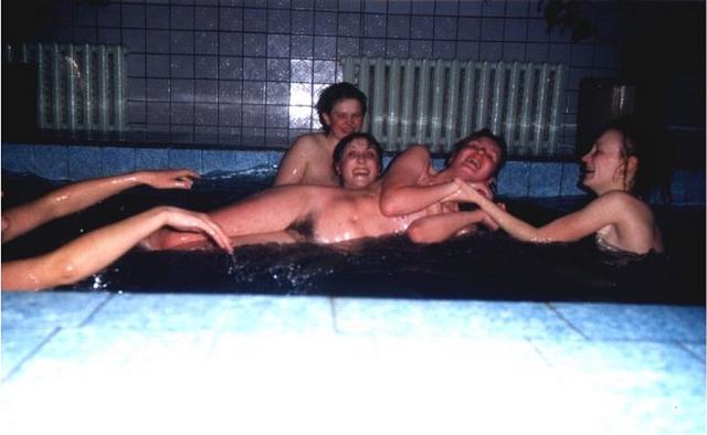 Голенькие славянки отдыхают в бане 23 фотография