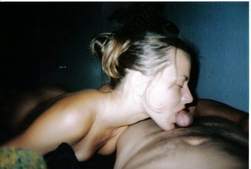 Старые снимки сексуальной девки занимающейся сексом с партнером 20 фотография