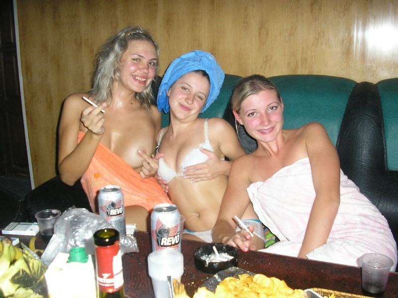 Оголенные девушки в сауне 3 фотография