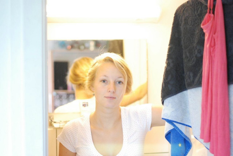 Сексуальная домохозяйка подставила киску для проникновения 6 фотография