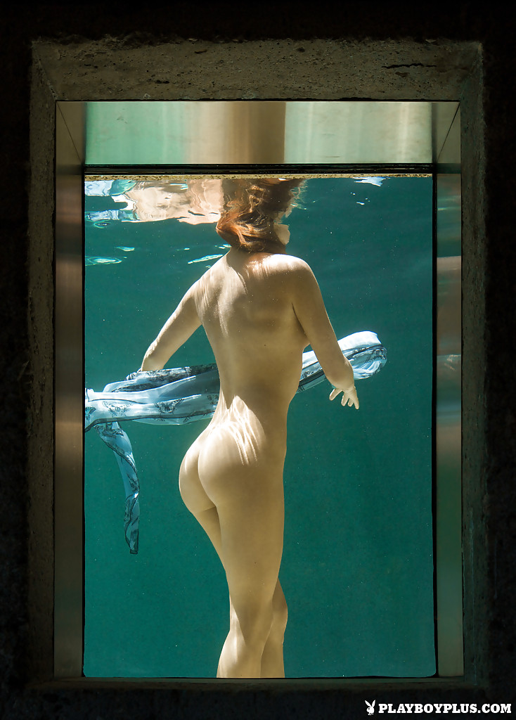 Обнаженная моделька Gia Marie позирует под водой 16 фотография