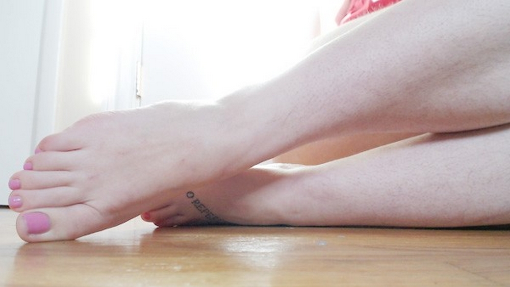 Сексуальные ножки девушек и их худенькие тела голышом 1 фотография