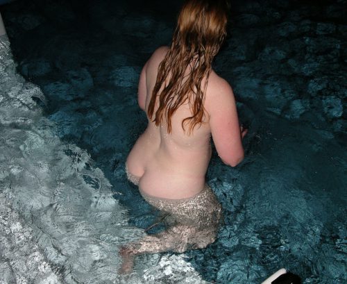 Подборка голых дамочек в воде 7 фотография