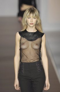 Подборка моделей с обнаженной грудью